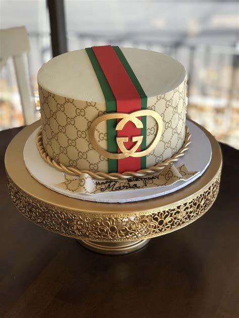 GUCCI CAKE .